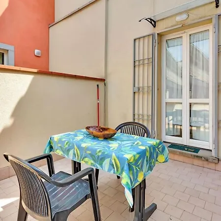 Alessia's Flat - San Bernardino Apartment